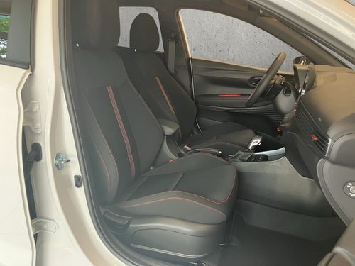 https://csb-strapi-files.fsn1.your-objectstorage.com/inventory-cars/images/2bce139348e3e8672d6b94cc16271201dd0e196a/19_500_5182.jpg