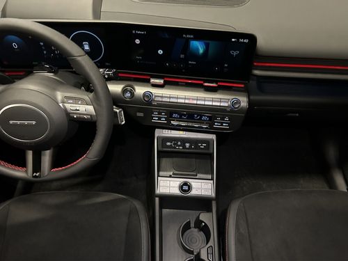https://csb-strapi-files.fsn1.your-objectstorage.com/inventory-cars/images/2bf97b6304ae226b016b1e6f0909002d7d0b9af4/17_500_4243.jpg