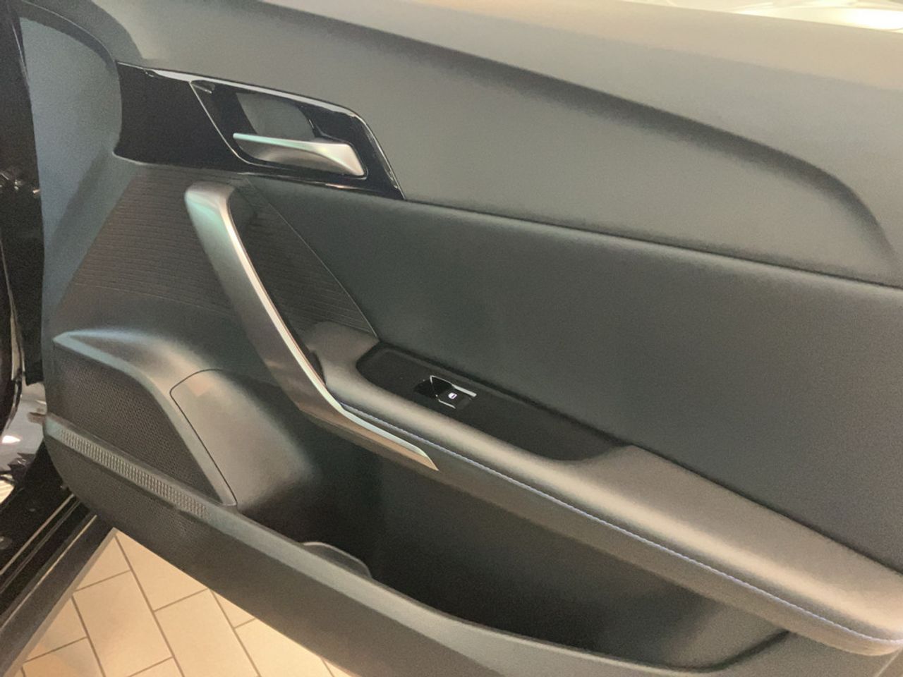 https://csb-strapi-files.fsn1.your-objectstorage.com/inventory-cars/images/2c6041f0ba7c4d85fab435ce7d394d315e118b04/20_1280_9693.jpg