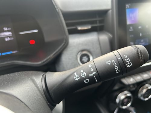 https://csb-strapi-files.fsn1.your-objectstorage.com/inventory-cars/images/2c8aa73c1a93e89415ed73ea7e983401c04fae6b/15_500_4989.jpg