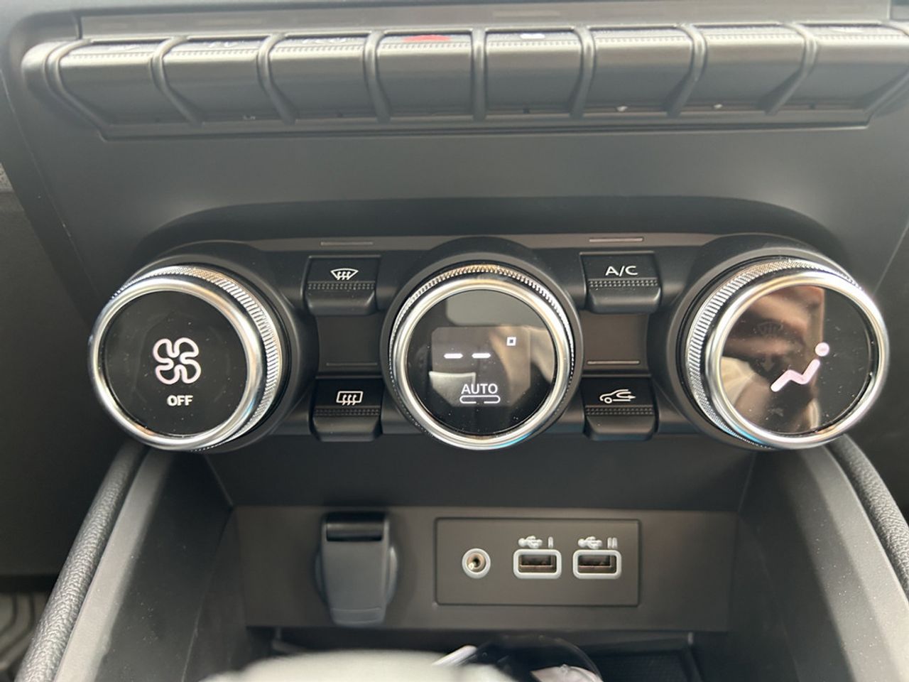 https://csb-strapi-files.fsn1.your-objectstorage.com/inventory-cars/images/2c8aa73c1a93e89415ed73ea7e983401c04fae6b/17_1280_3034.jpg
