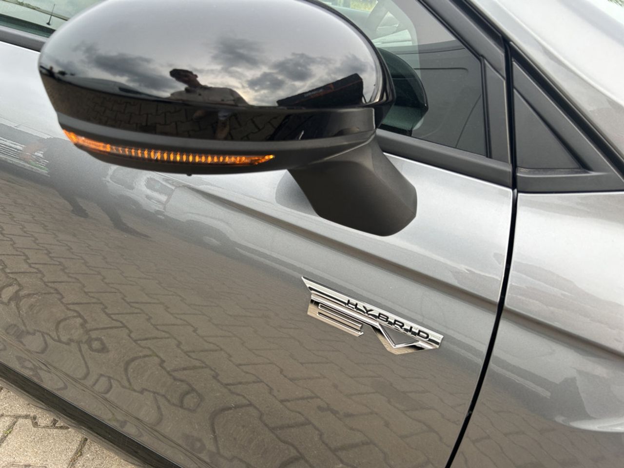 https://csb-strapi-files.fsn1.your-objectstorage.com/inventory-cars/images/2c8aa73c1a93e89415ed73ea7e983401c04fae6b/31_1280_5553.jpg