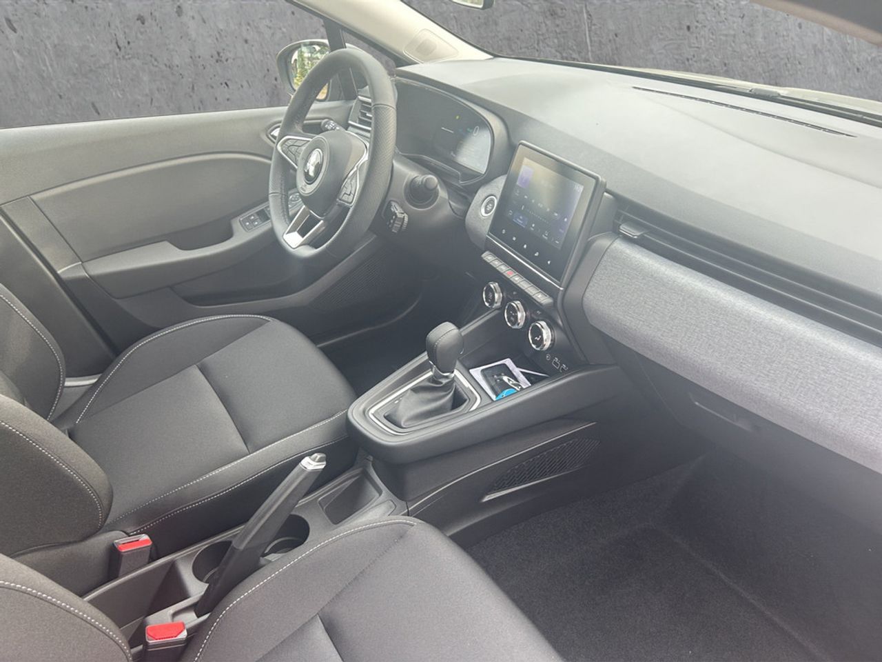 https://csb-strapi-files.fsn1.your-objectstorage.com/inventory-cars/images/2c8aa73c1a93e89415ed73ea7e983401c04fae6b/34_1280_3413.jpg