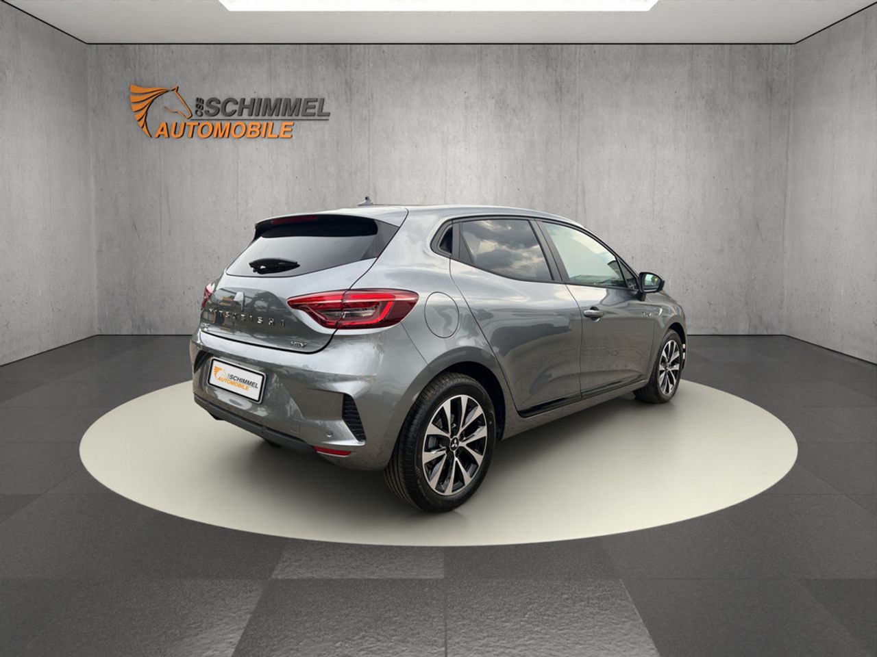 https://csb-strapi-files.fsn1.your-objectstorage.com/inventory-cars/images/2c8aa73c1a93e89415ed73ea7e983401c04fae6b/4_1280_5921.jpg