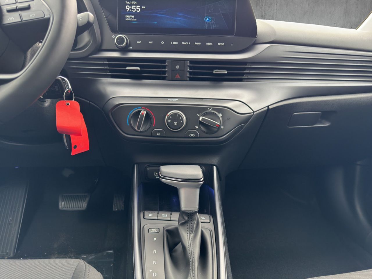 https://csb-strapi-files.fsn1.your-objectstorage.com/inventory-cars/images/2cce0c4c40514737ba14f24636fede94c5b35fb6/16_1280_6143.jpg