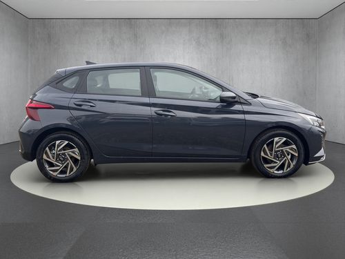 https://csb-strapi-files.fsn1.your-objectstorage.com/inventory-cars/images/2cce0c4c40514737ba14f24636fede94c5b35fb6/7_500_8496.jpg