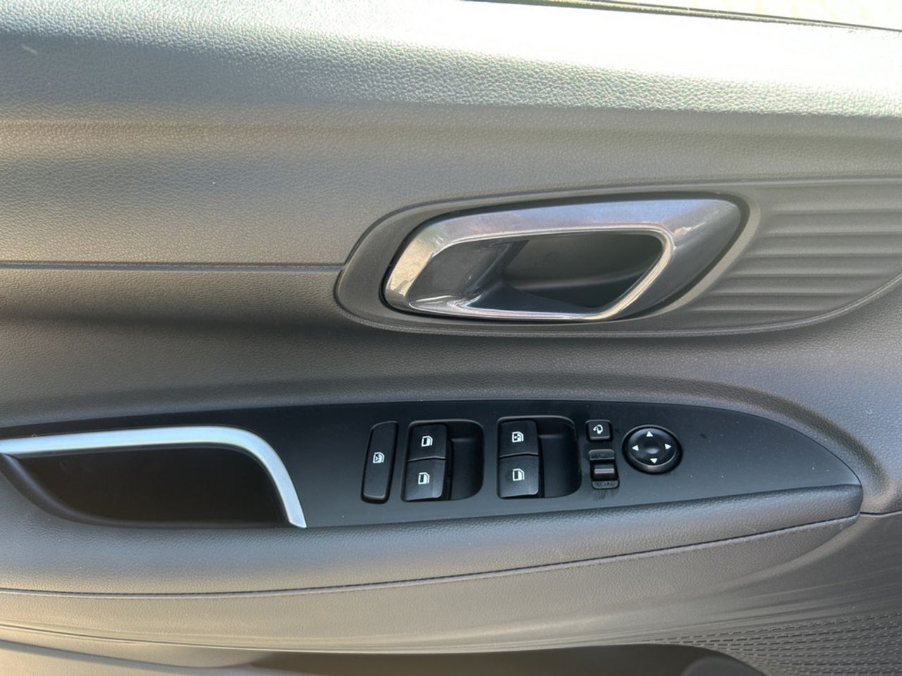 https://csb-strapi-files.fsn1.your-objectstorage.com/inventory-cars/images/2cd029e89f40ffedabdc2119e044ca3514b32964/13_1280_1451.jpg