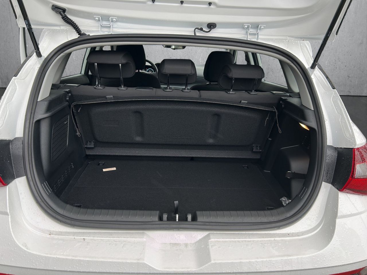https://csb-strapi-files.fsn1.your-objectstorage.com/inventory-cars/images/2db51bf3bb8d1c292be487b2a90df2afec7db0b0/18_1280_5690.jpg