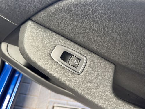 https://csb-strapi-files.fsn1.your-objectstorage.com/inventory-cars/images/30a2422b47d4689a634f1eb52d4c2b6587a82ddf/20_500_2928.jpg