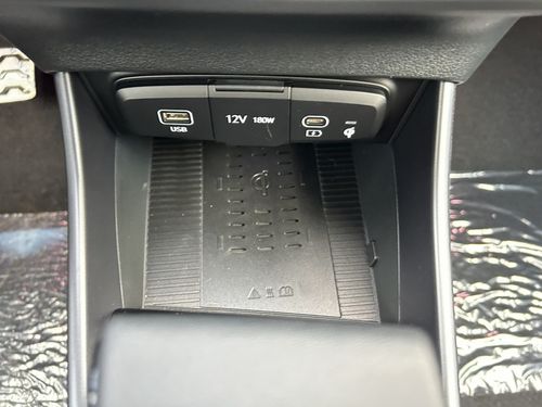 https://csb-strapi-files.fsn1.your-objectstorage.com/inventory-cars/images/30df06bb7a0ddfa56e205b3eedfd36773e87b6cc/21_500_6755.jpg
