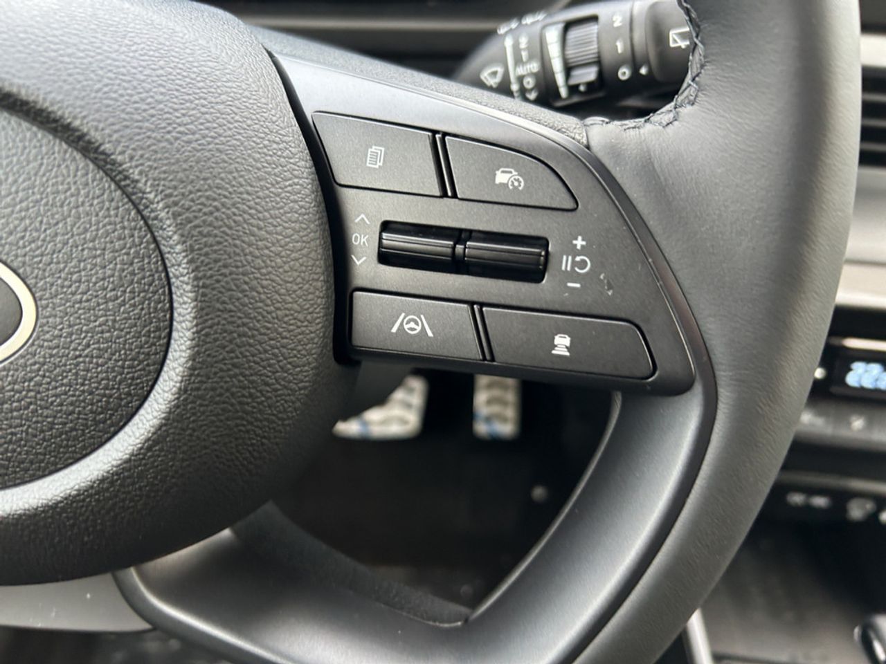 https://csb-strapi-files.fsn1.your-objectstorage.com/inventory-cars/images/30df06bb7a0ddfa56e205b3eedfd36773e87b6cc/22_1280_2508.jpg