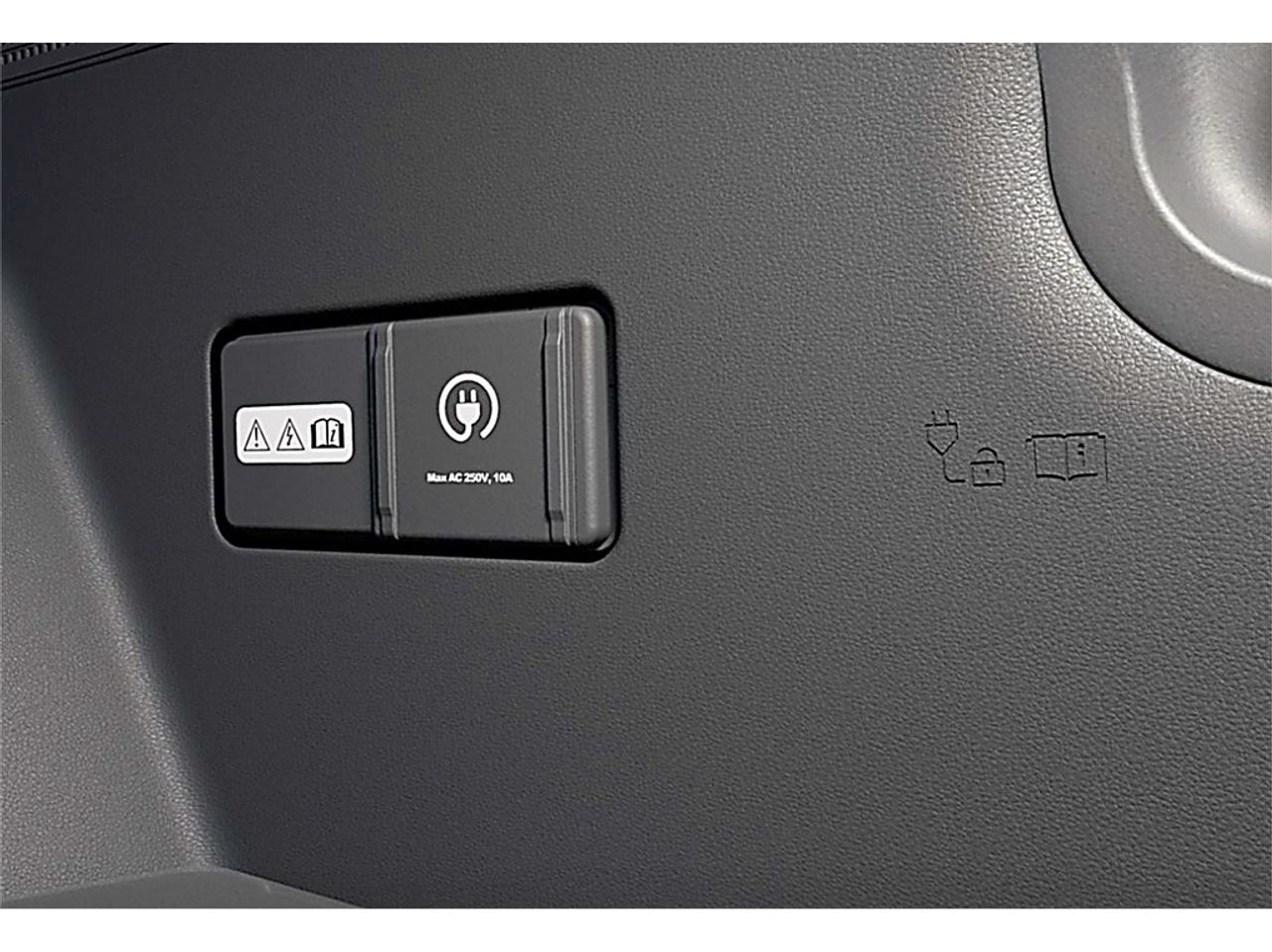 https://csb-strapi-files.fsn1.your-objectstorage.com/inventory-cars/images/31554cc2ade1459f40c8880ac0cc612d9b91d373/22_1280_7728.jpg