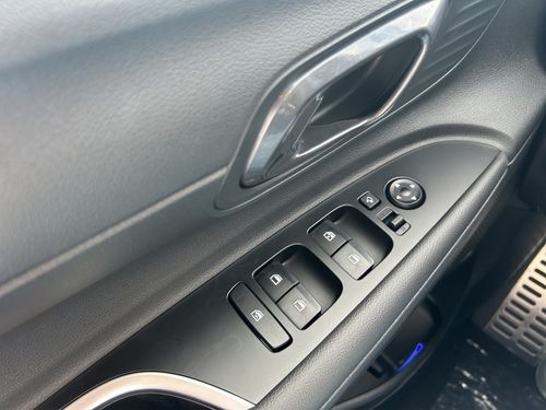 https://csb-strapi-files.fsn1.your-objectstorage.com/inventory-cars/images/316006eec70eb992b0c3fd8b18f546ea1002bd18/13_500_1316.jpg