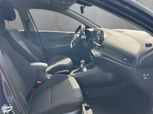 https://csb-strapi-files.fsn1.your-objectstorage.com/inventory-cars/images/316006eec70eb992b0c3fd8b18f546ea1002bd18/20_500_4797.jpg