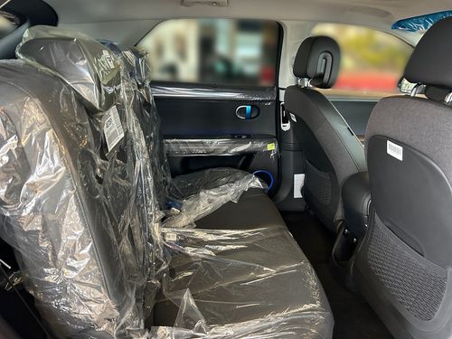 https://csb-strapi-files.fsn1.your-objectstorage.com/inventory-cars/images/318f94ac2a42eada11eb12d0e0ef6b66f5376284/12_500_1281.jpg