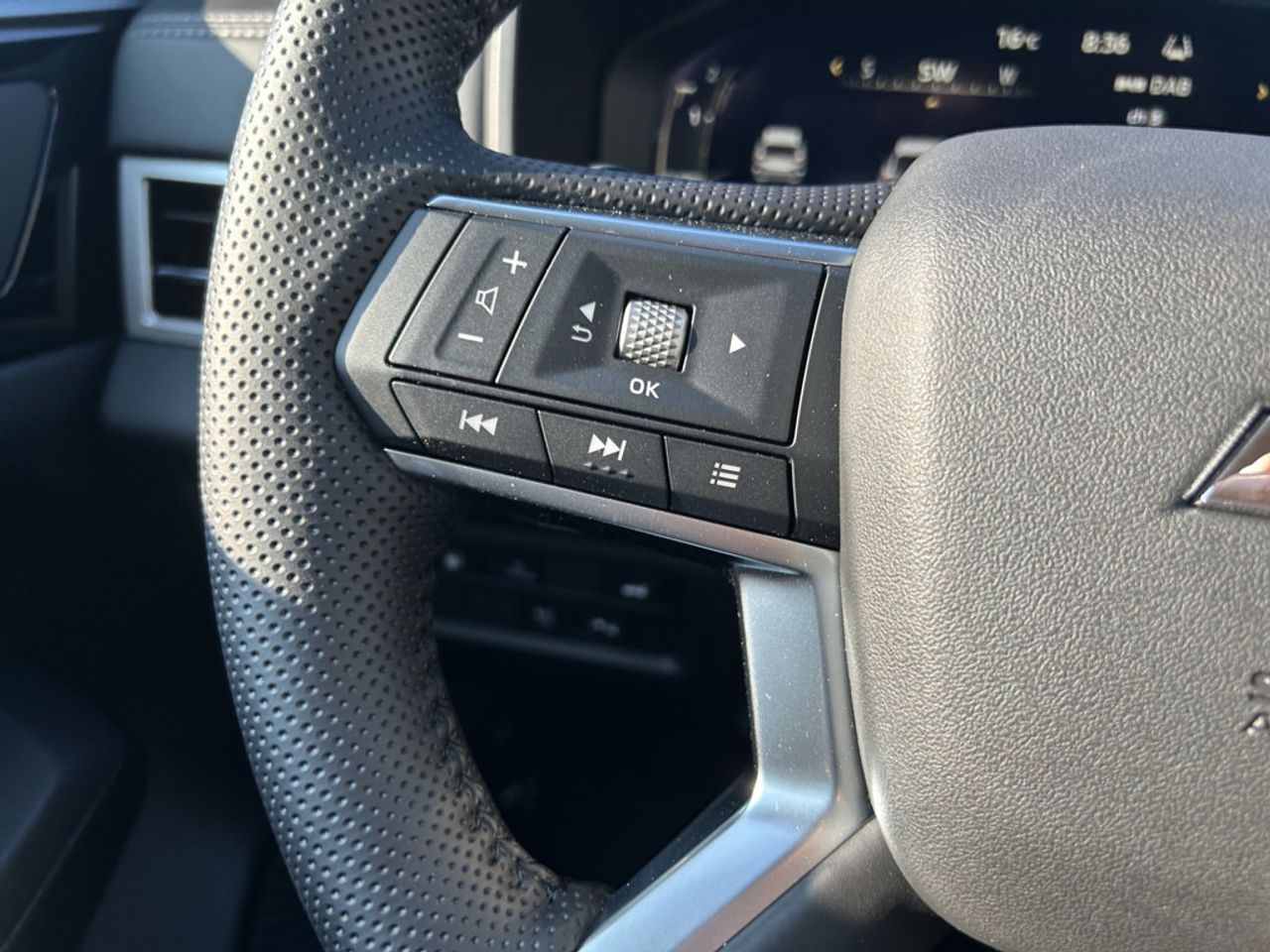 https://csb-strapi-files.fsn1.your-objectstorage.com/inventory-cars/images/327b52e7d69a47c76e2c936c2b8db15d7bcc58bc/13_1280_7346.jpg
