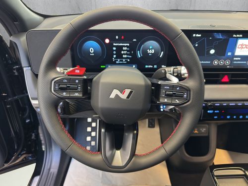 https://csb-strapi-files.fsn1.your-objectstorage.com/inventory-cars/images/32a56379f2744cce0cd067ad72b1c8e7bd6cd6e0/10_500_2980.jpg
