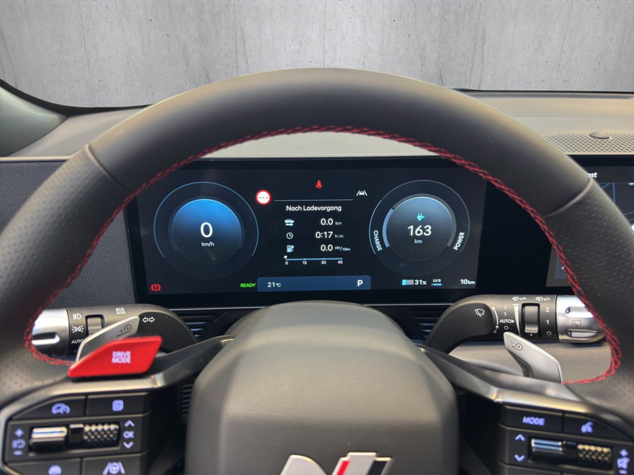 https://csb-strapi-files.fsn1.your-objectstorage.com/inventory-cars/images/32a56379f2744cce0cd067ad72b1c8e7bd6cd6e0/11_1280_8348.jpg