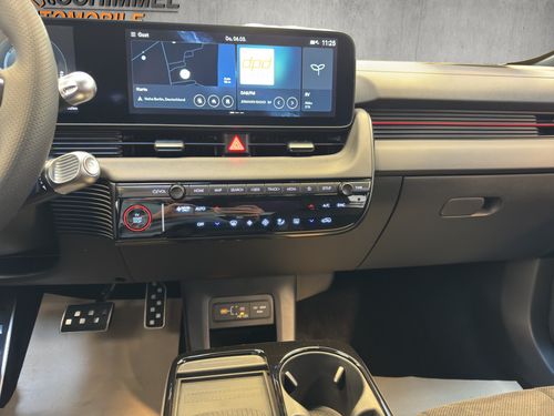 https://csb-strapi-files.fsn1.your-objectstorage.com/inventory-cars/images/32a56379f2744cce0cd067ad72b1c8e7bd6cd6e0/12_500_6531.jpg