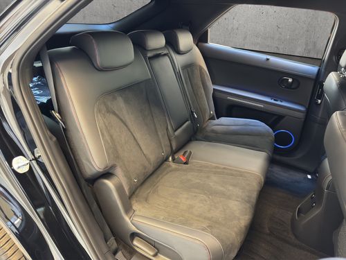 https://csb-strapi-files.fsn1.your-objectstorage.com/inventory-cars/images/32a56379f2744cce0cd067ad72b1c8e7bd6cd6e0/18_500_3659.jpg