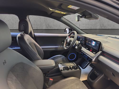 https://csb-strapi-files.fsn1.your-objectstorage.com/inventory-cars/images/32a56379f2744cce0cd067ad72b1c8e7bd6cd6e0/19_500_8732.jpg