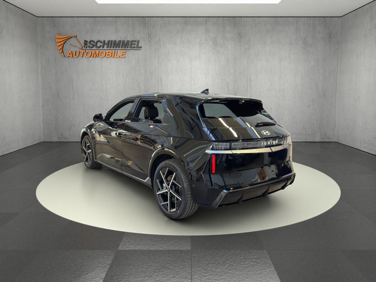 https://csb-strapi-files.fsn1.your-objectstorage.com/inventory-cars/images/32a56379f2744cce0cd067ad72b1c8e7bd6cd6e0/4_1280_8172.jpg