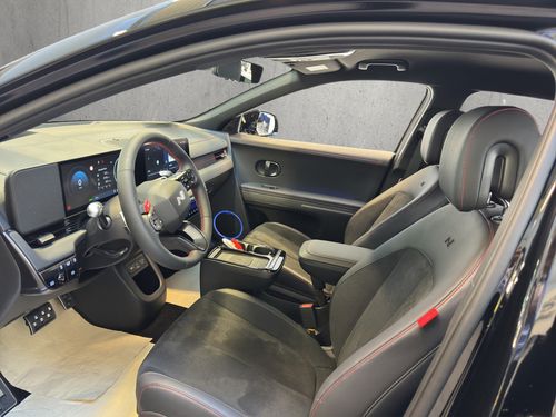 https://csb-strapi-files.fsn1.your-objectstorage.com/inventory-cars/images/32a56379f2744cce0cd067ad72b1c8e7bd6cd6e0/9_500_9536.jpg