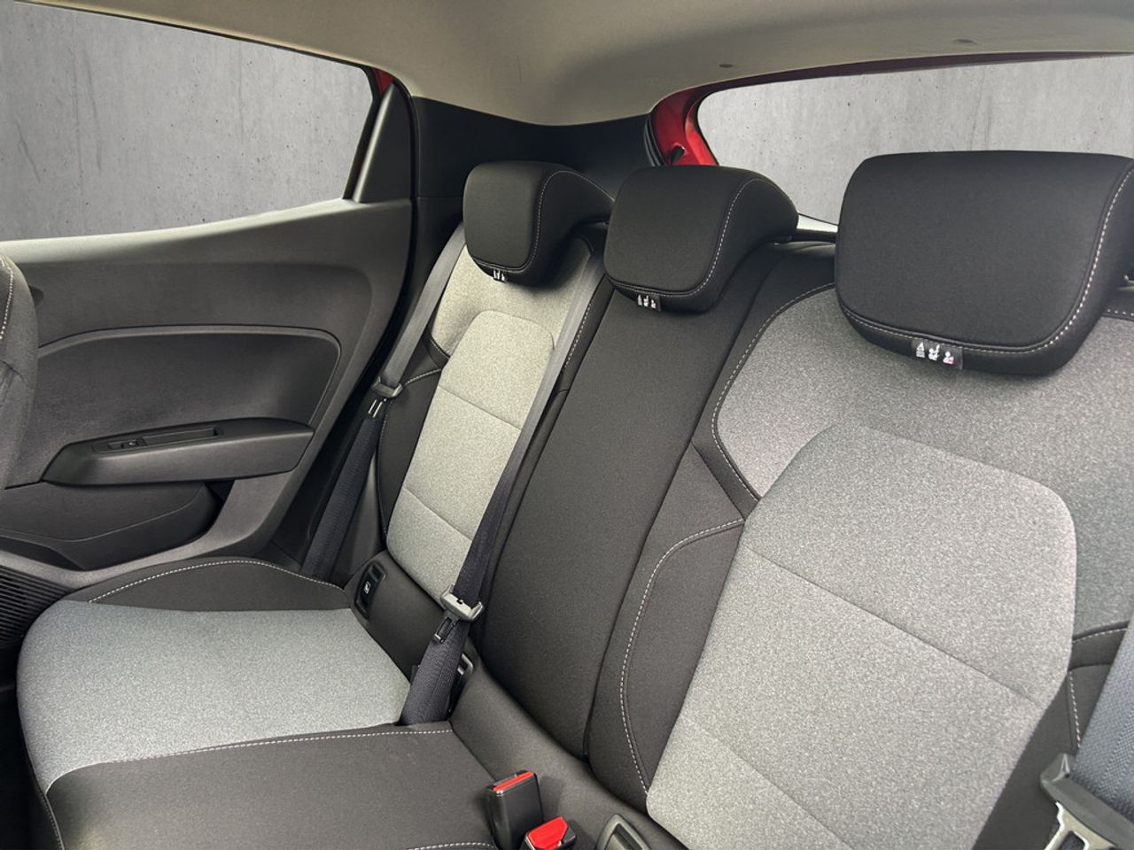 https://csb-strapi-files.fsn1.your-objectstorage.com/inventory-cars/images/32be2a57a25c8fe3112b92dc3b437d6a69b8ec83/21_1280_7992.jpg