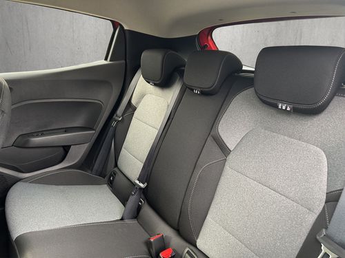 https://csb-strapi-files.fsn1.your-objectstorage.com/inventory-cars/images/32be2a57a25c8fe3112b92dc3b437d6a69b8ec83/21_500_2541.jpg