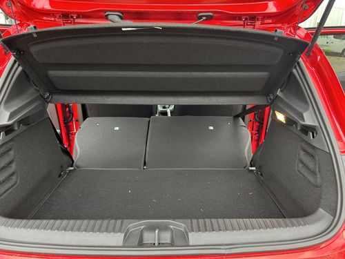 https://csb-strapi-files.fsn1.your-objectstorage.com/inventory-cars/images/32be2a57a25c8fe3112b92dc3b437d6a69b8ec83/32_500_1488.jpg