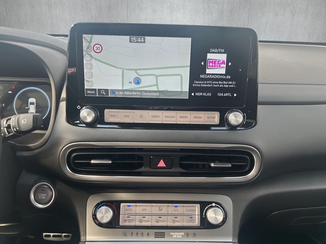 https://csb-strapi-files.fsn1.your-objectstorage.com/inventory-cars/images/33e2ad58aba0cb2140a3f9c68e70c6d1e97c46c8/9_1280_3716.jpg