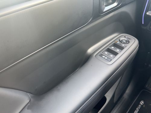 https://csb-strapi-files.fsn1.your-objectstorage.com/inventory-cars/images/3402cf0b0500c5112e8a0c822e4ad0124a09a84e/13_500_1766.jpg