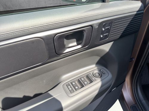 https://csb-strapi-files.fsn1.your-objectstorage.com/inventory-cars/images/3471e62d81f570e438fd47260d8ee554a406dabf/11_500_9300.jpg