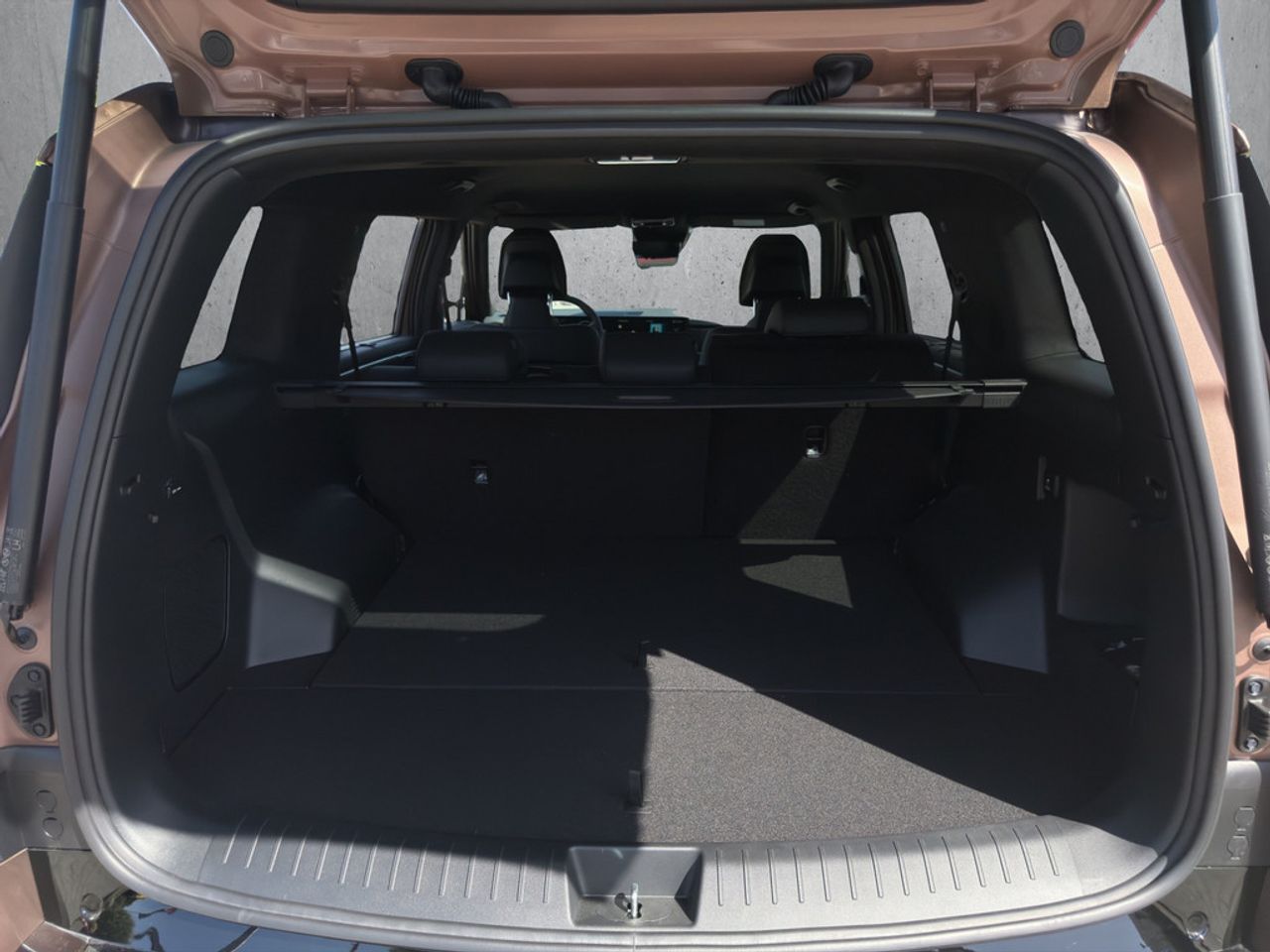 https://csb-strapi-files.fsn1.your-objectstorage.com/inventory-cars/images/3471e62d81f570e438fd47260d8ee554a406dabf/5_1280_8798.jpg
