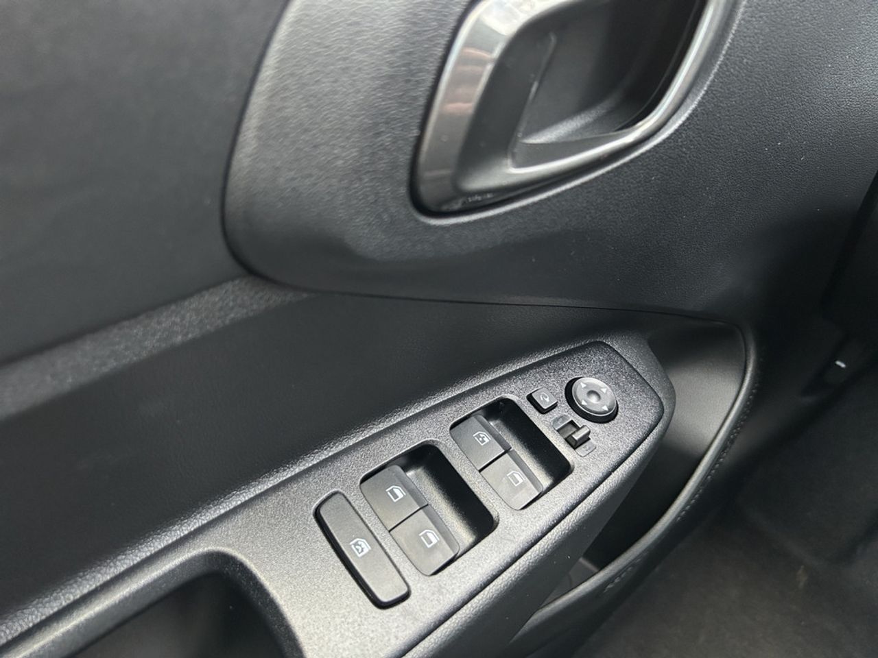 https://csb-strapi-files.fsn1.your-objectstorage.com/inventory-cars/images/3485e62a01c9f3e99c5faceb5510d702b82ccaaf/13_1280_2675.jpg