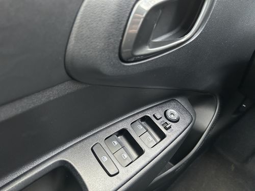 https://csb-strapi-files.fsn1.your-objectstorage.com/inventory-cars/images/3485e62a01c9f3e99c5faceb5510d702b82ccaaf/13_500_9136.jpg