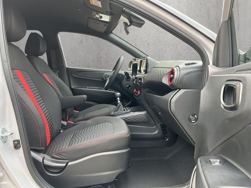 https://csb-strapi-files.fsn1.your-objectstorage.com/inventory-cars/images/3485e62a01c9f3e99c5faceb5510d702b82ccaaf/20_500_7614.jpg