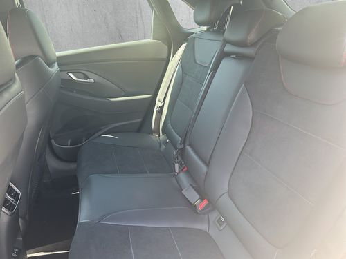 https://csb-strapi-files.fsn1.your-objectstorage.com/inventory-cars/images/35d46f89556c79005059e0c09c8c28bea786c8c0/15_500_8829.jpg