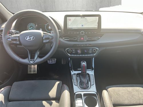 https://csb-strapi-files.fsn1.your-objectstorage.com/inventory-cars/images/35d46f89556c79005059e0c09c8c28bea786c8c0/17_500_4410.jpg