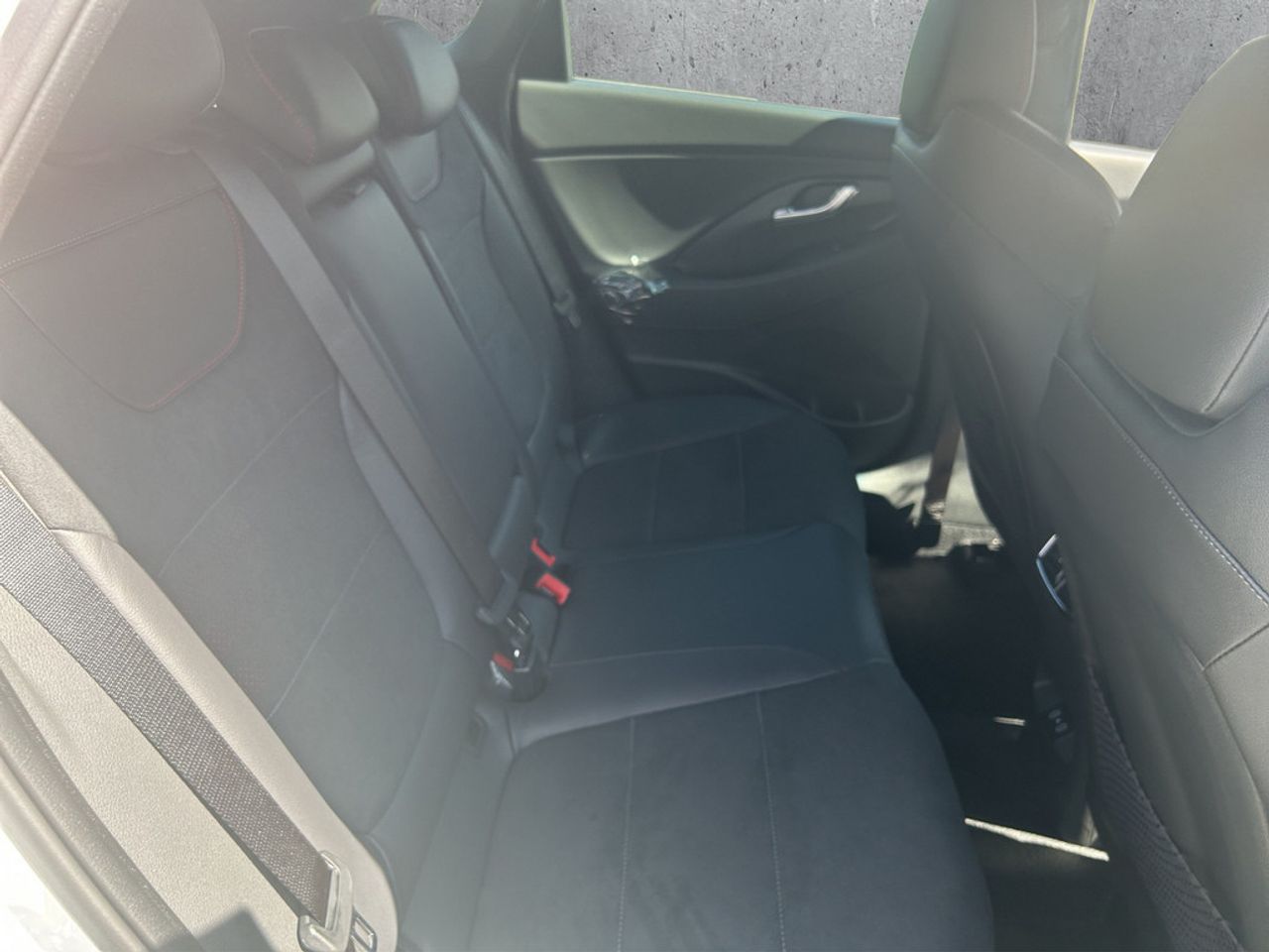https://csb-strapi-files.fsn1.your-objectstorage.com/inventory-cars/images/35d46f89556c79005059e0c09c8c28bea786c8c0/19_1280_5966.jpg