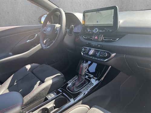 https://csb-strapi-files.fsn1.your-objectstorage.com/inventory-cars/images/35d46f89556c79005059e0c09c8c28bea786c8c0/22_500_9112.jpg