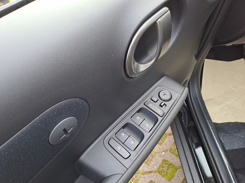 https://csb-strapi-files.fsn1.your-objectstorage.com/inventory-cars/images/36018f23c397424abd9c6ee4f7ee12921492b703/12_500_5771.jpg