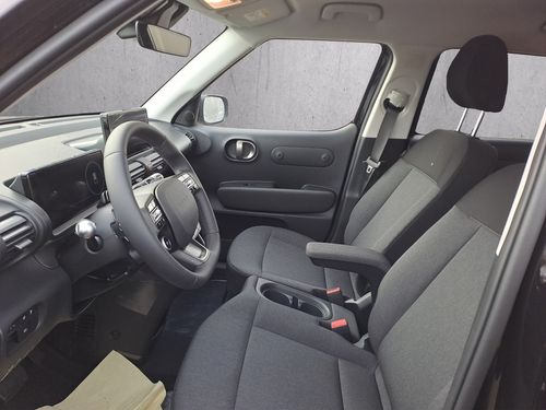 https://csb-strapi-files.fsn1.your-objectstorage.com/inventory-cars/images/36018f23c397424abd9c6ee4f7ee12921492b703/8_500_1286.jpg