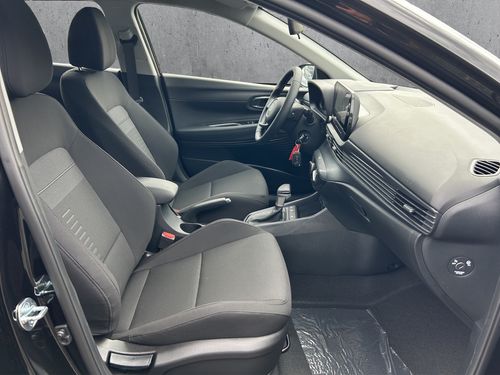 https://csb-strapi-files.fsn1.your-objectstorage.com/inventory-cars/images/3604d1fc28fb745a86e732ec65f4765e487f1c08/15_500_2532.jpg