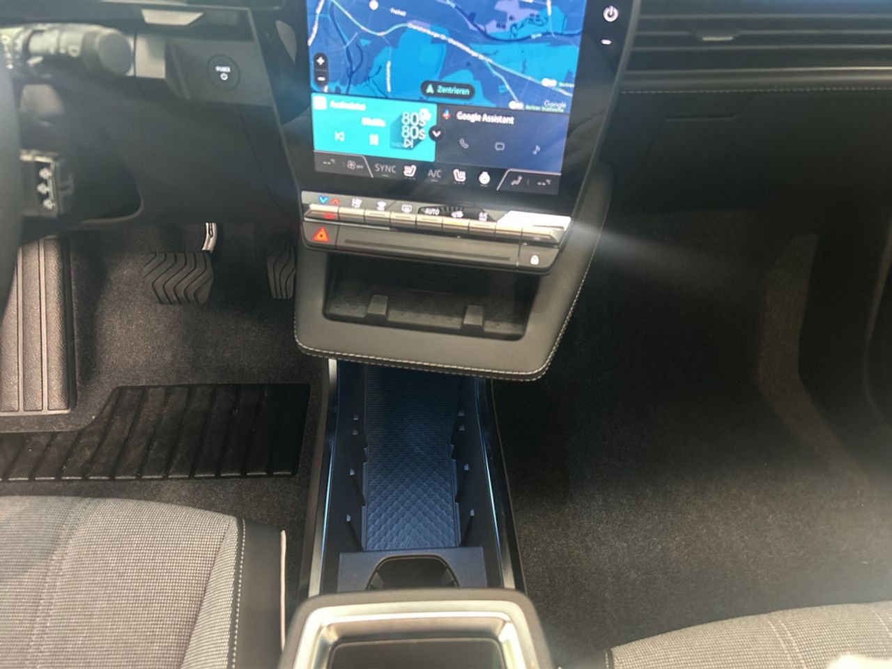 https://csb-strapi-files.fsn1.your-objectstorage.com/inventory-cars/images/3668041a9d3b2f1ea3565e33e7f85c4afad2f3cc/10_1280_1902.jpg