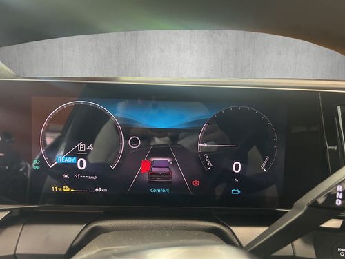 https://csb-strapi-files.fsn1.your-objectstorage.com/inventory-cars/images/3668041a9d3b2f1ea3565e33e7f85c4afad2f3cc/12_500_1148.jpg