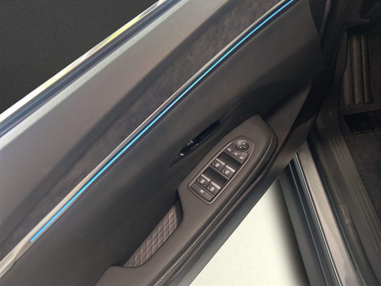 https://csb-strapi-files.fsn1.your-objectstorage.com/inventory-cars/images/3668041a9d3b2f1ea3565e33e7f85c4afad2f3cc/13_1280_9108.jpg