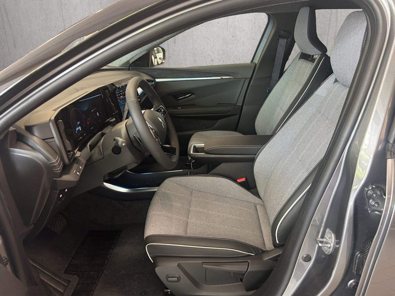 https://csb-strapi-files.fsn1.your-objectstorage.com/inventory-cars/images/3668041a9d3b2f1ea3565e33e7f85c4afad2f3cc/14_1280_9909.jpg