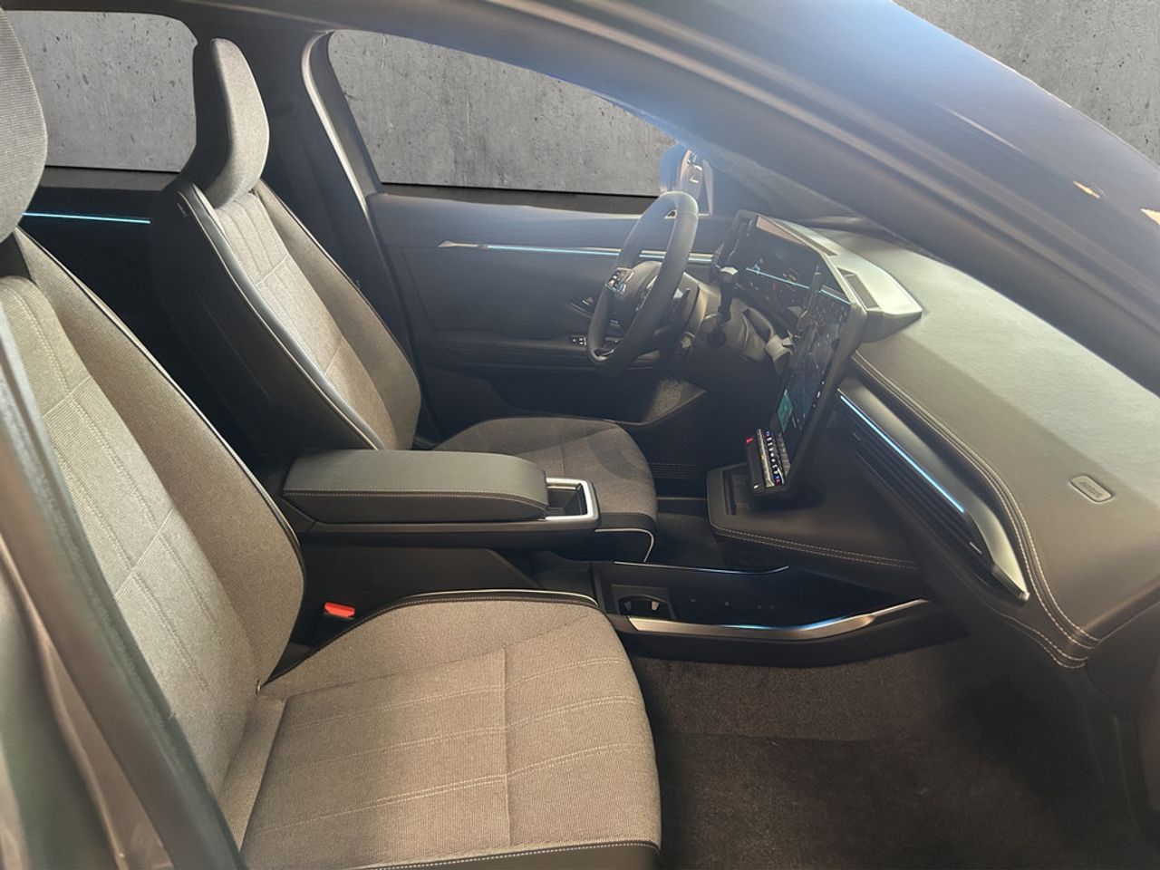 https://csb-strapi-files.fsn1.your-objectstorage.com/inventory-cars/images/3668041a9d3b2f1ea3565e33e7f85c4afad2f3cc/15_1280_9692.jpg