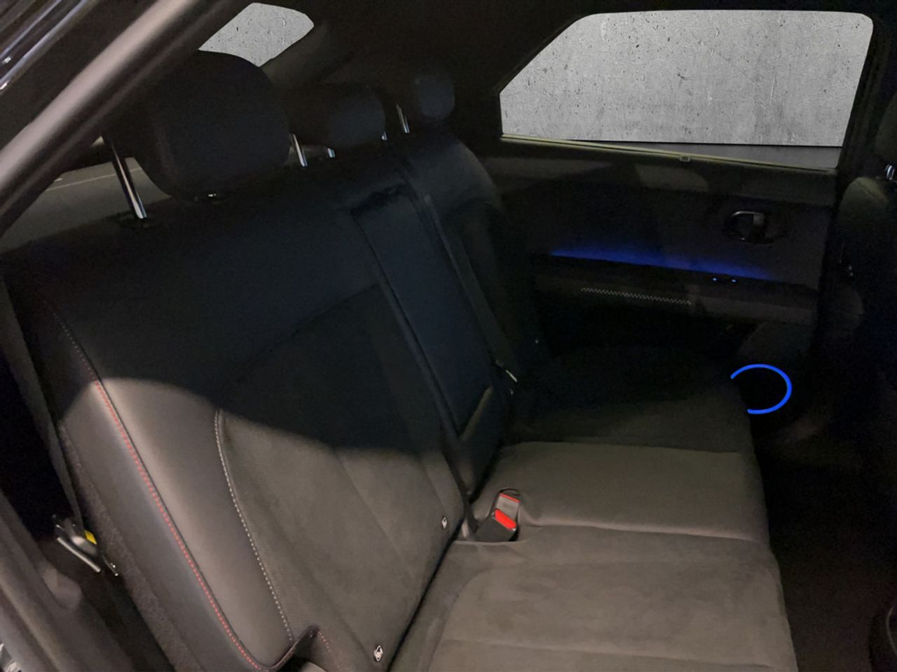 https://csb-strapi-files.fsn1.your-objectstorage.com/inventory-cars/images/366dec1db3239344451d50cf5e3673ade3a8408d/20_1280_3602.jpg